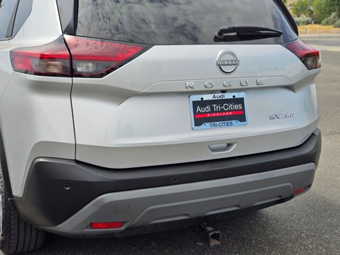 Used 2023 Nissan Rogue SV image 7
