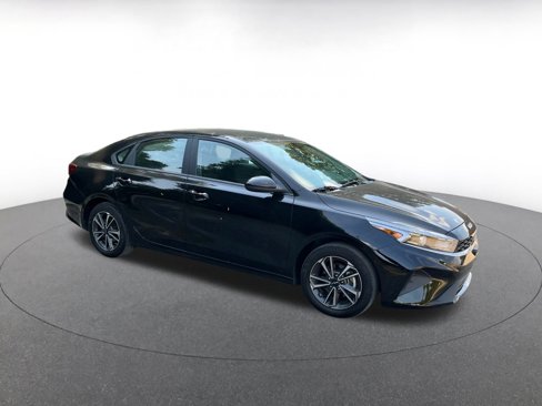 Used 2024 Kia Forte LXS image 2