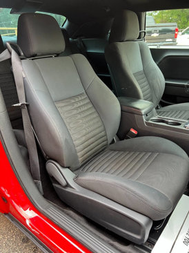Used 2014 Dodge Challenger SXT image 14