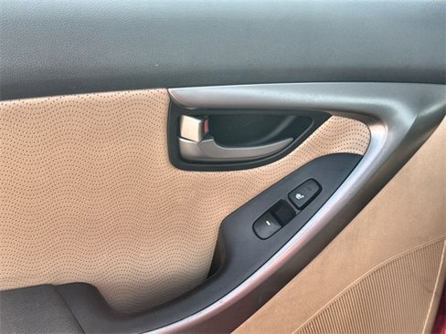 Used 2013 Hyundai Elantra Limited w/ Technology Pkg image 15
