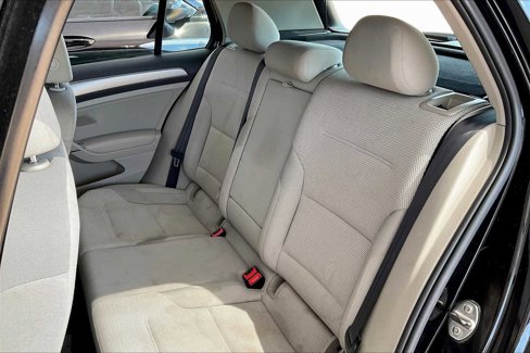 Used 2017 Volkswagen Golf S image 19