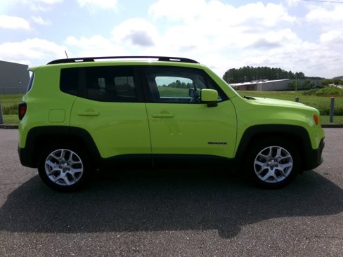 Used 2018 Jeep Renegade Latitude image 23