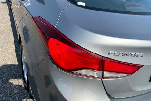 Used 2014 Hyundai Elantra SE image 25