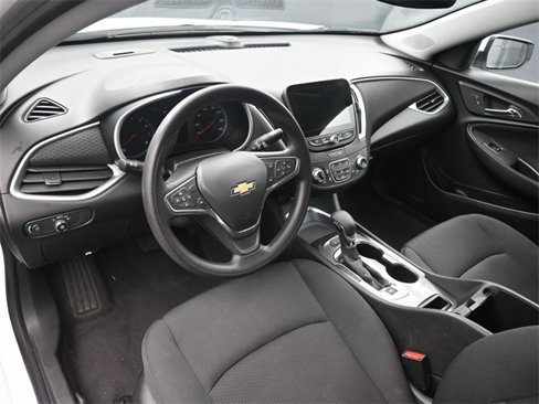 Used 2024 Chevrolet Malibu LT image 2