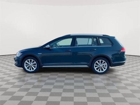 Used 2019 Volkswagen Golf S image 6