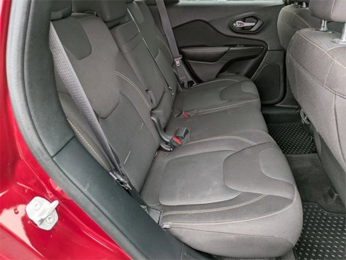 Used 2016 Jeep Cherokee Latitude w/ Safety/Convenience Group image 26