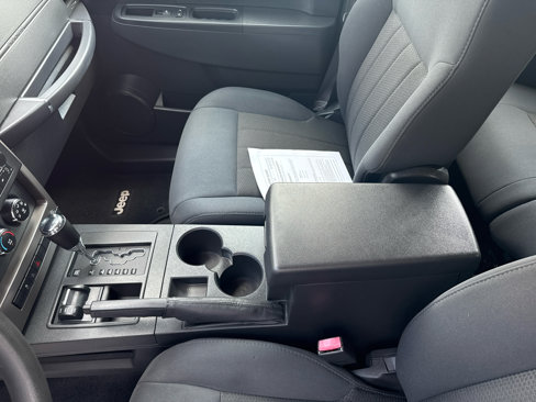 Used 2012 Jeep Liberty Sport image 18