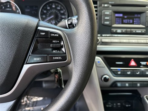 Used 2018 Hyundai Elantra SE image 22