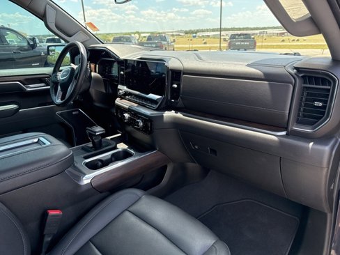Used 2022 GMC Sierra 1500 SLT w/ SLT Convenience Package image 16