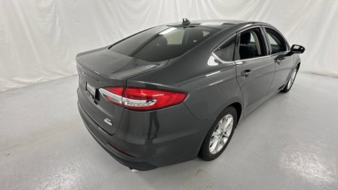 Used 2019 Ford Fusion SE image 3