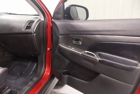 Used 2018 Mitsubishi Outlander Sport SE image 13