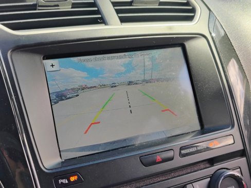 Used 2017 Ford Explorer XLT w/ Equipment Group 202A image 3