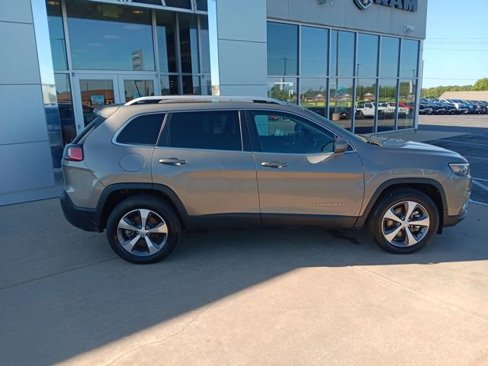 Used 2021 Jeep Cherokee Limited image 7
