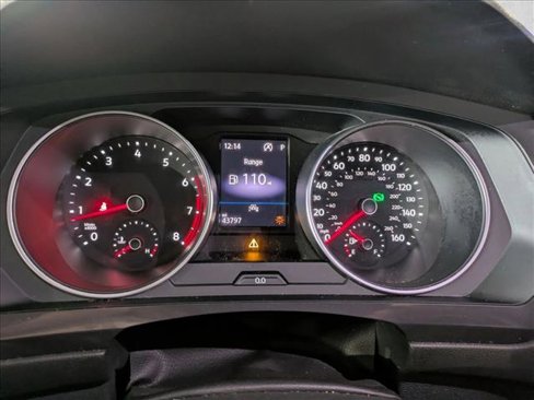 Used 2020 Volkswagen Tiguan SE w/ Panoramic Sunroof Package image 11