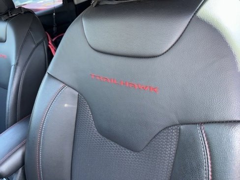 Used 2022 Jeep Compass Trailhawk w/ Trailhawk Convenience Group image 9