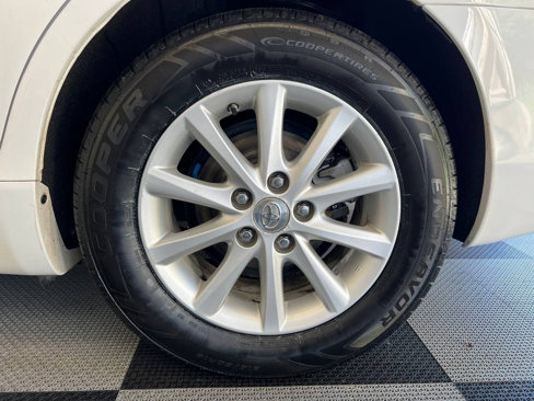 Used 2011 Toyota Camry XLE image 29