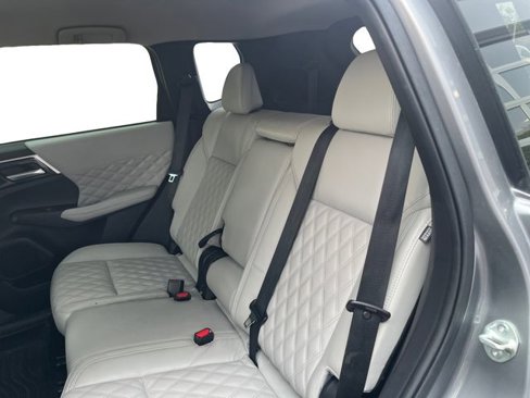 Used 2022 Mitsubishi Outlander SEL image 13