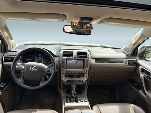 Used 2017 Lexus GX 460 image 17