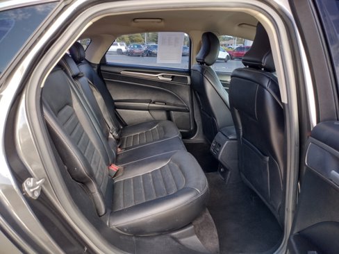 Used 2017 Ford Fusion SE w/ Fusion SE Technology Package image 8