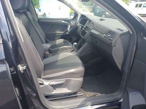 Used 2024 Volkswagen Tiguan SE image 16