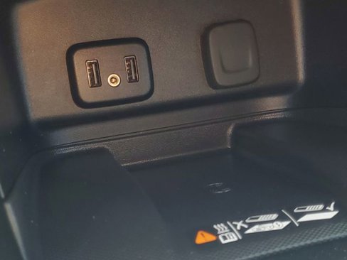 Used 2018 Chevrolet Equinox Premier image 26