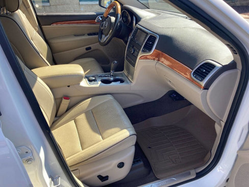 Used 2012 Jeep Grand Cherokee Overland image 18