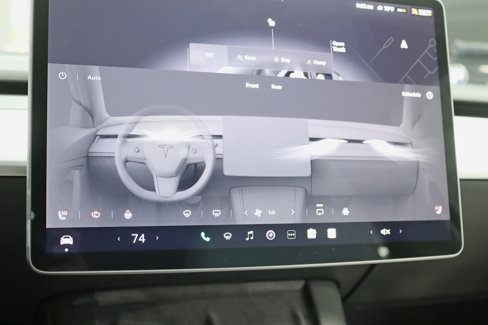 Used 2023 Tesla Model Y Long Range image 18