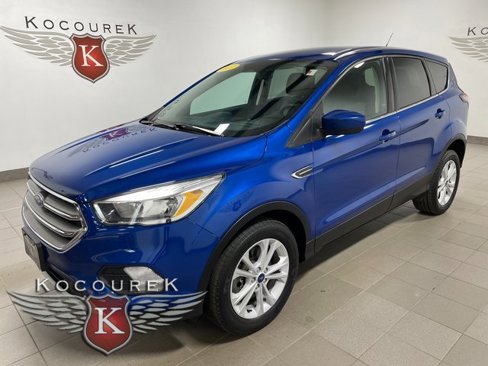 Used 2017 Ford Escape SE w/ SE Cold Weather Package image 3