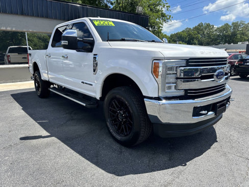 Used 2017 Ford F250 Lariat w/ Chrome Package image 8