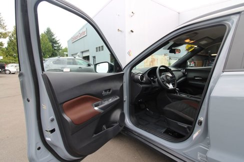 Used 2023 Nissan Kicks SR image 9