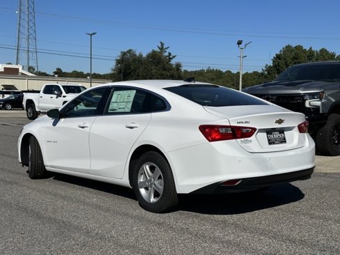 New 2025 Chevrolet Malibu LS image 11