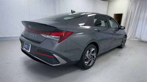 Used 2025 Hyundai Elantra Sport image 22