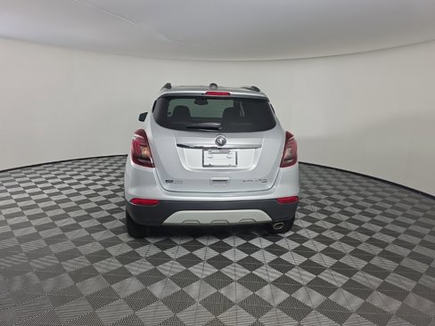 Used 2021 Buick Encore Preferred image 4