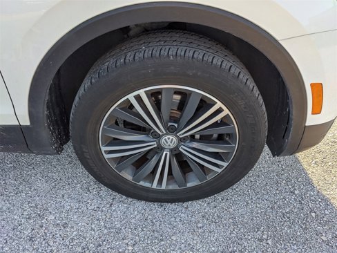 Used 2018 Volkswagen Tiguan SE image 9