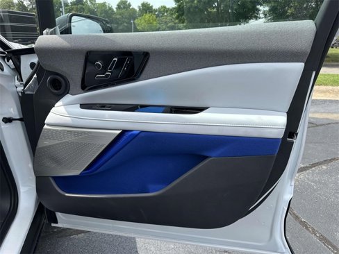 New 2025 Cadillac Optiq Luxury 1 image 8