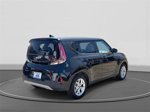 Used 2023 Kia Soul LX w/ LX Technology Package image 5
