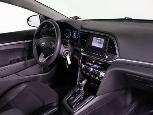 Used 2020 Hyundai Elantra SE w/ Cargo Package (C1) image 19