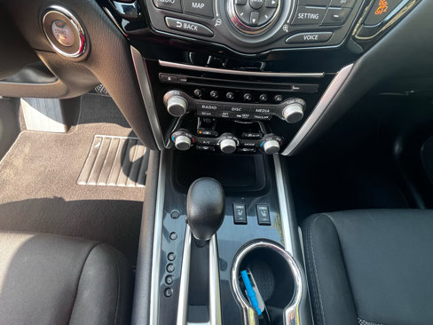 Used 2018 Nissan Pathfinder SV w/ SV Tech Package image 30