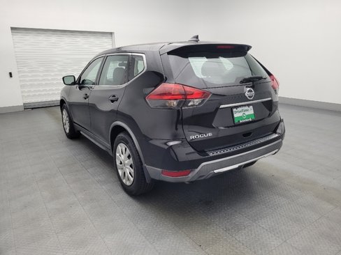 Used 2018 Nissan Rogue S image 5