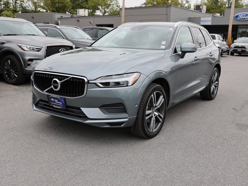 Used 2019 Volvo XC60 T5 Momentum w/ Multimedia Package image 3