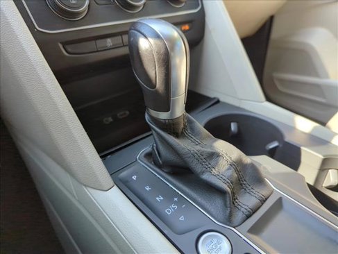 Used 2019 Volkswagen Atlas SE w/ Towing Package image 12