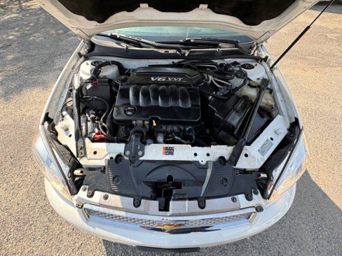Used 2016 Chevrolet Impala LT w/ LT Sunroof Package image 16