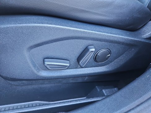 Used 2022 Ford Edge Titanium image 12