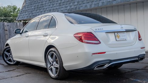 Used 2017 Mercedes-Benz E 300 4MATIC image 3