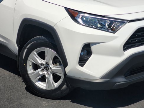 Used 2021 Toyota RAV4 XLE image 9