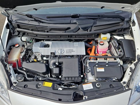 Used 2015 Toyota Prius Three image 32