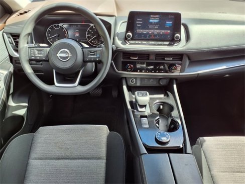 Used 2023 Nissan Rogue SV image 9