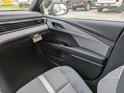 New 2025 Toyota Camry SE image 19