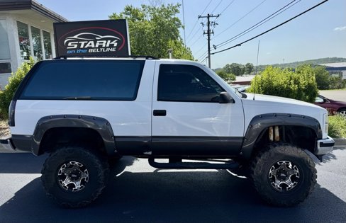 Used 1993 GMC Yukon 4WD 2-Door image 1