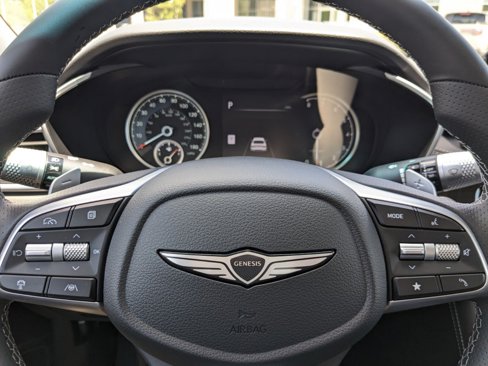Certified 2025 Genesis G70 2.5T image 20